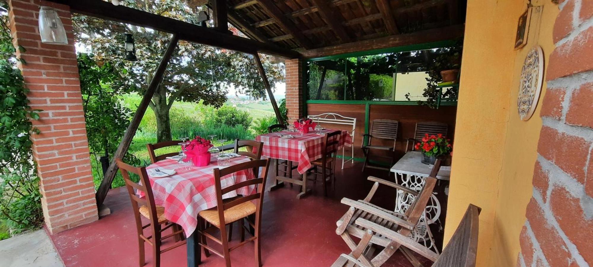 Ca Trifolera Barbaresco - Romantico Cascinale Con Antica Cantina Nel Cuore Delle Langhe - Degustazione Vini Nella Nostra Cantina Exterior foto
